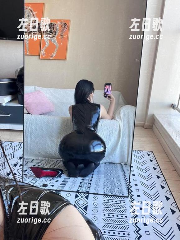 微密圈 - 免费图集带你回到120斤的小王同学的“网吧奇遇”现场，欢乐不能停！