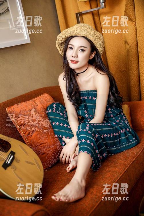 TouTiao头条女神 - 信悦儿的清纯美图，真想把每一张都贴到我桌子上！