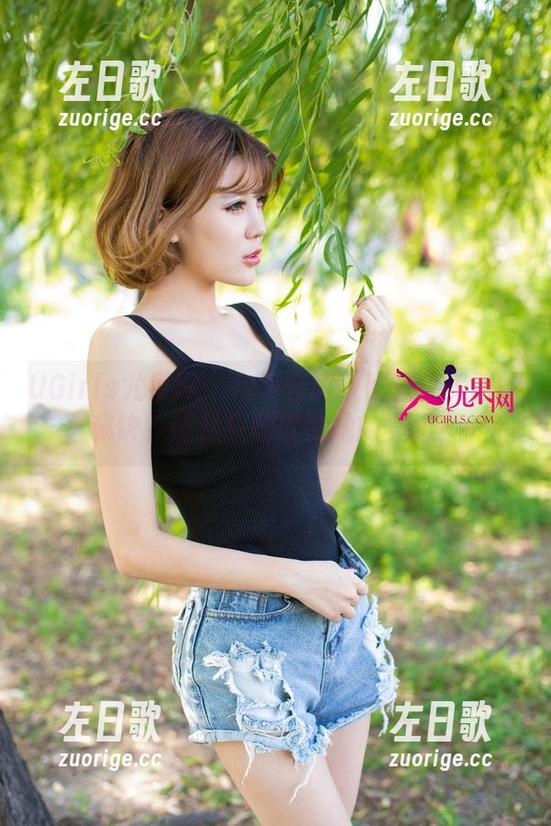 UGirls尤果网 - 向尹菲请教比基尼美图的秘诀，还是只想欣赏她的身材？