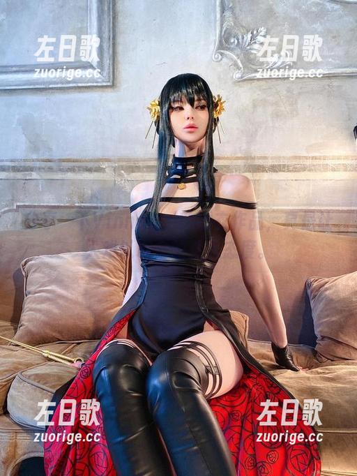 分享一下Vinnegal的睡衣作品，真是让人难以取舍的迷人态度。