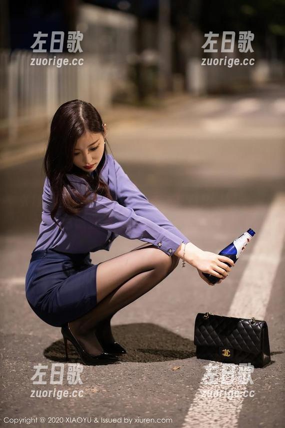 XIAOYU语画界 - 冯木木LRIS图册——当白色职业装遇上幽灵，谁怕谁啊？
