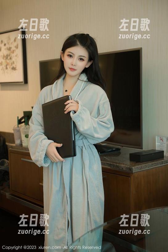 Xiuren秀人网 - 小魔女奈奈的秘密校园，私房图集，让你“书本”之外多一点想象
