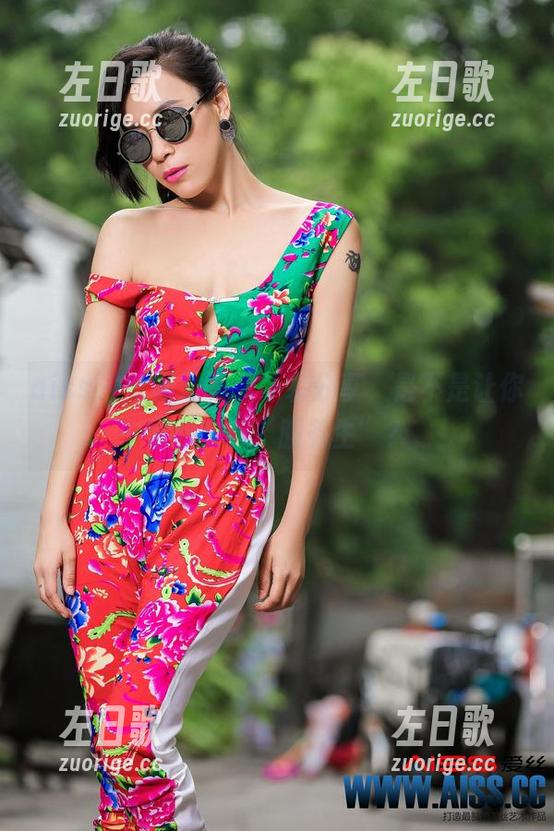 aiss-欣杨 aiss - 欣杨最新女仆装分享,是不是让你也想变身“服务生”?
