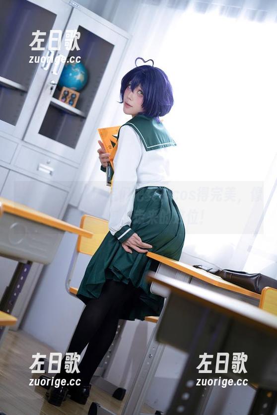 aqua水淼教你怎们把女神cos得完美，像是在画布上走来的这位！