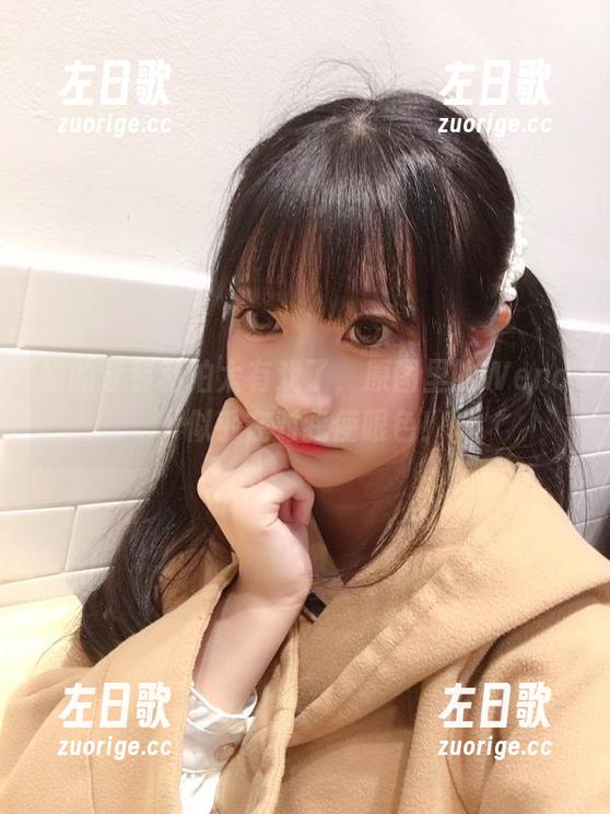 她的泳装私拍太有戏了，原图里的Wendy似乎在对我使眼色！