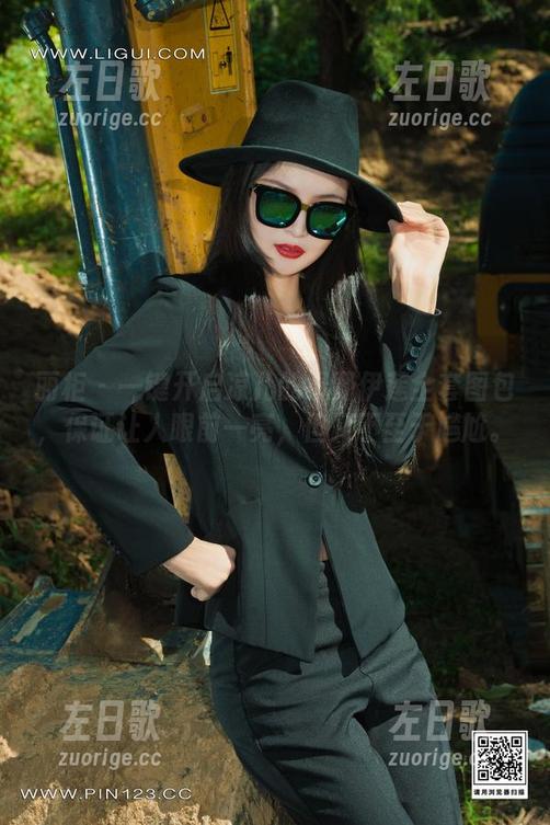 丽柜-凉儿 丽柜 - 一键开启凉儿的绿野伊莲全套图包,保证让人眼前一亮,但又不至于尴尬。