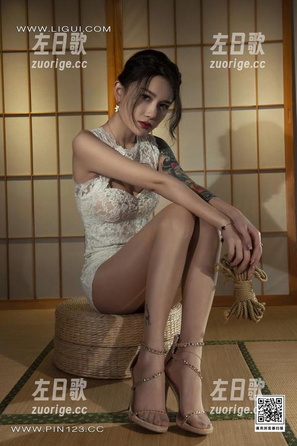 丽柜 - 不可思议，左左的美足原图让它自带BGM！