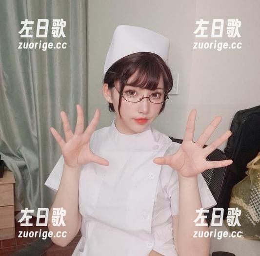 你十七鸽 你十七鸽比基尼新图册:在海浪里发现不和谐的小调!