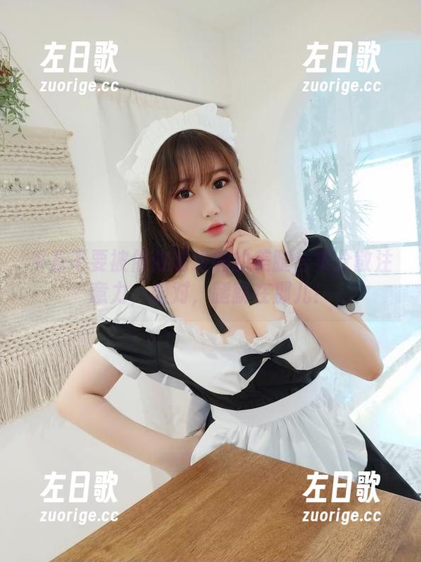 千万不要被依依超级懒的美腿合集分散注意力，哦对，腿就在那儿！