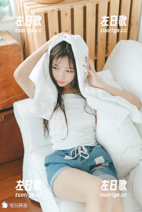 兔玩映画忧郁少女图集，画面中那种淡淡的忧伤和神秘，令人无奈又心痒。
