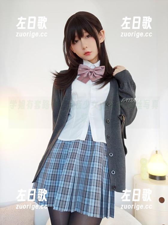 学姐有套路——发条少女yoki的黑丝写真集