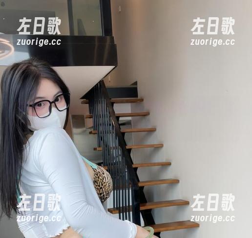 微密圈 - 小心！可爱的肉巴的瑜伽原图，挥动着懒光芒