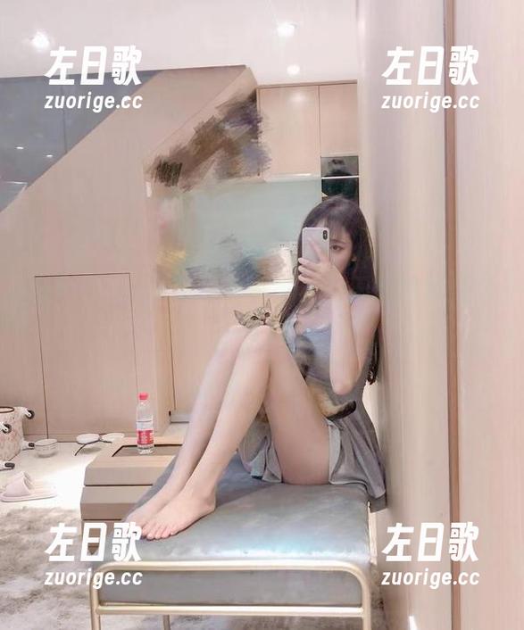 啾小妍Deer和她的妍宝，今天的写真做个小白兔？