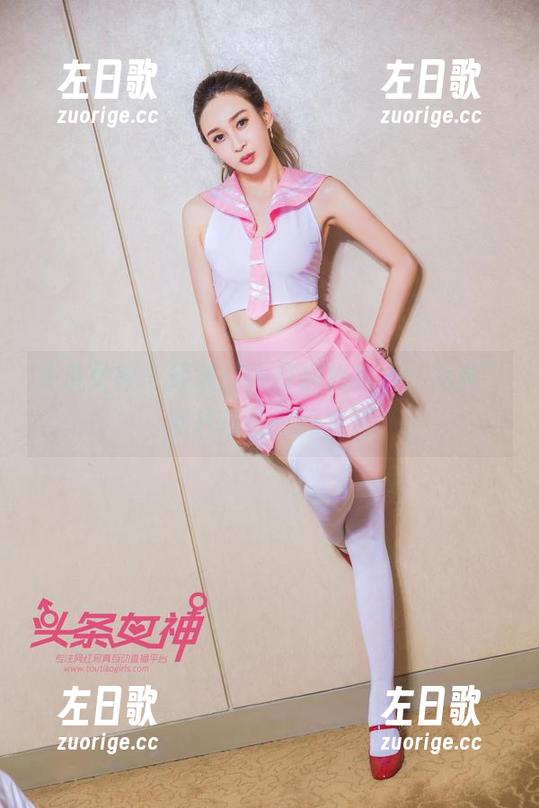 头条女神 - 筱溪的牛仔裤心机，‘免费’照片让你一探究竟