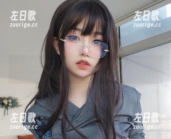 女主K 最新图库!女主K美脚不愧是流行风向标,赞都不够啊!