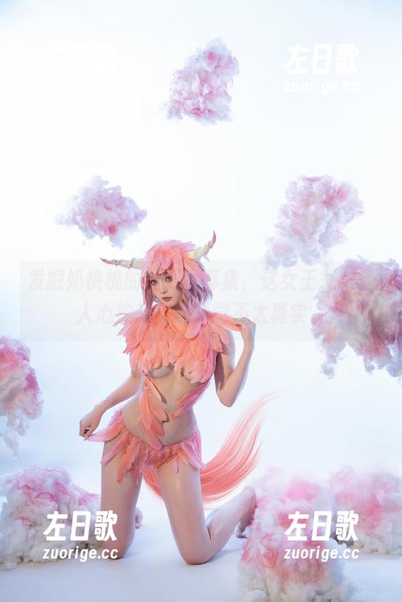 奶桃桃 发掘奶桃桃的最新写真集,这女王气质让人心神荡漾,感觉不太真实。