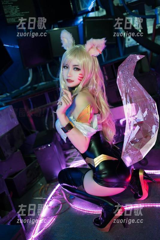 小仓千代w 套图来啦!小仓千代w白色修女服自拍,貌似能治愈一切?