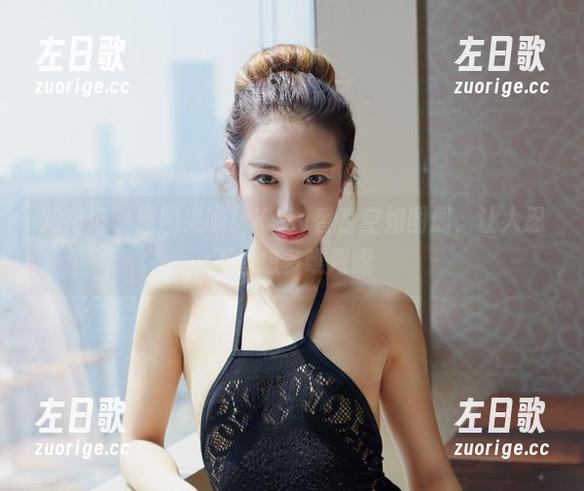 尤物馆 - 原图来啦！Kely香香空姐图册，让人忍不住想多瞧两眼