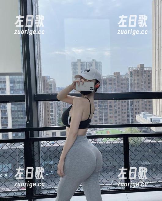 微密圈 - 左公子666来啦，分享清纯女白图包，仿佛看见了春天的花朵。