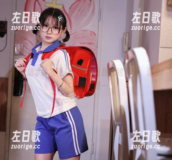 幼水铃衣 每次幼水铃衣更新写真总让我思绪万千,温泉体操服更是…