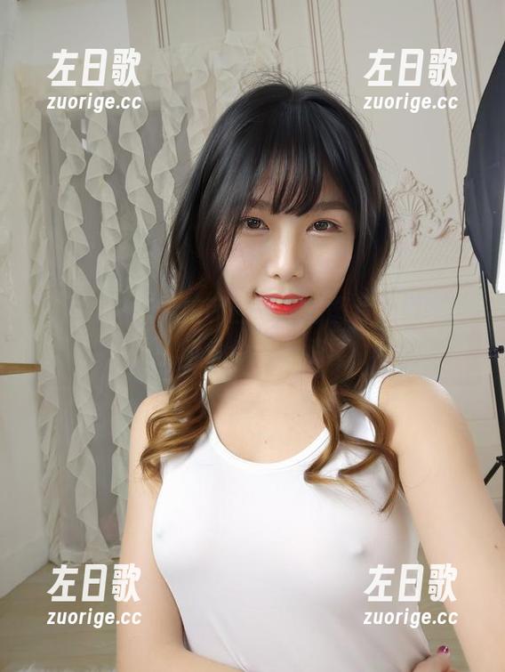 如果要选，抖娘利世居家的图片可得快下载，听说今天有惊喜！