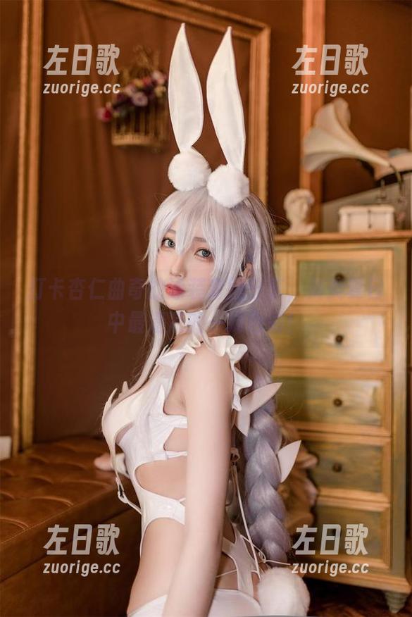 杏仁曲奇 打卡杏仁曲奇的泳装套图分享,炎炎夏日中最清凉的一抹色彩!