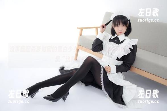 没事翻翻森萝财团的黑白少女作品，免费的简单明了，时不时会想“这背景去哪找的？”
