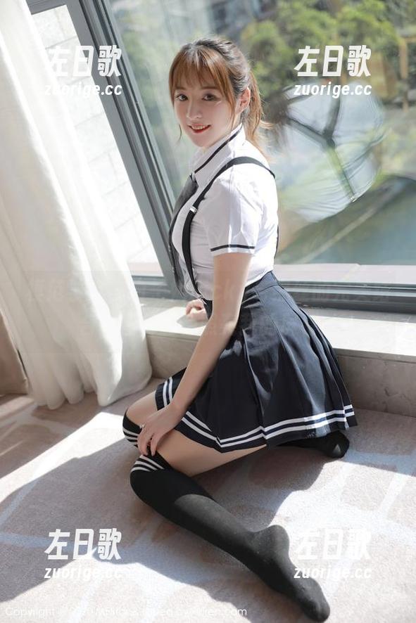 模范学院 - 白子嫣nicky与黑丝的完美结合，图包全套照亮我的屏幕。