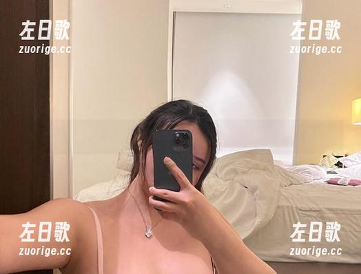 微密圈 - 高清水蜜桃米米：皮裙吊带袜里的颓废美学