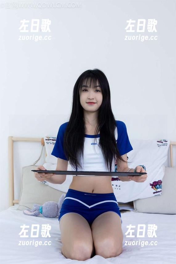 物恋传媒 - 看图库精选，案例猫耳在比基尼中半遮半掩，真是让人好奇！