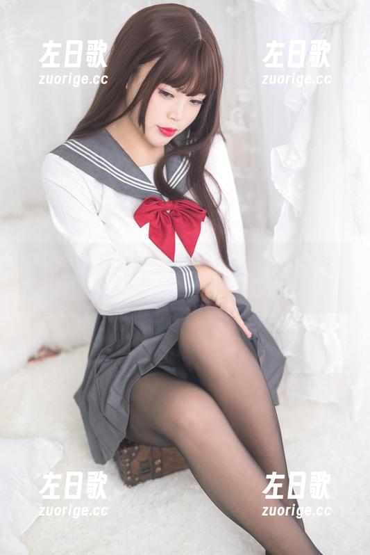 白烨烨的奶牛写真，不一样的壁纸视角，牛气冲天！