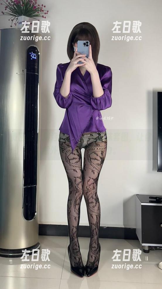 微密圈 - 精选白龙猫女的棉袜套图，让你意外发现袜子的魔力。