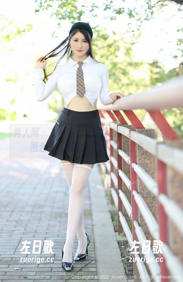 秀人网 - Jennifer小若“粉色”魔鬼美图合集：脑洞大得像个过山车。