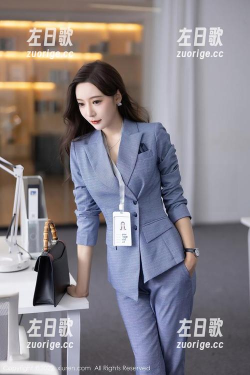 秀人网 - MOON嘉依的水手服图册：免费体验，想入非非的小盲点。