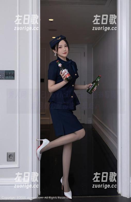 秀人网 - 妲己Toxic认真拍的秘书写真，想回办公室再也不想走。