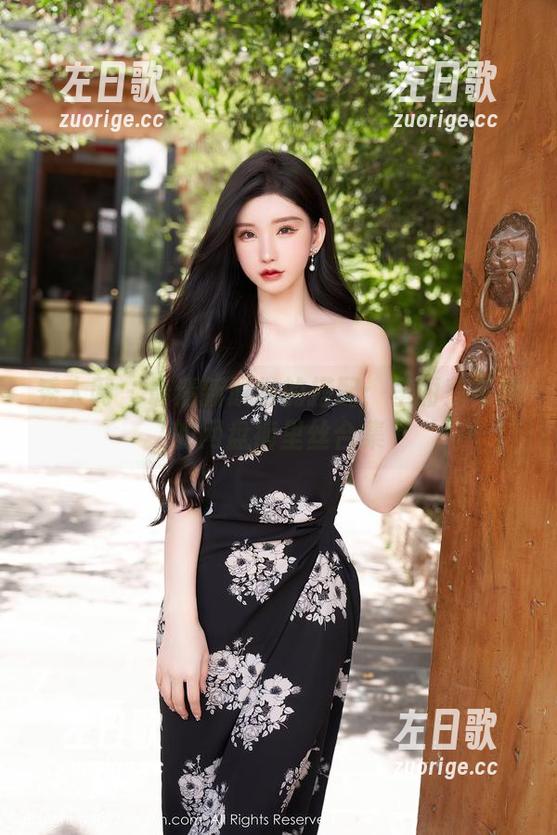 秀人网 - 最清新脱俗的搭配：李丽莎与她的网盘裤里丝合集
