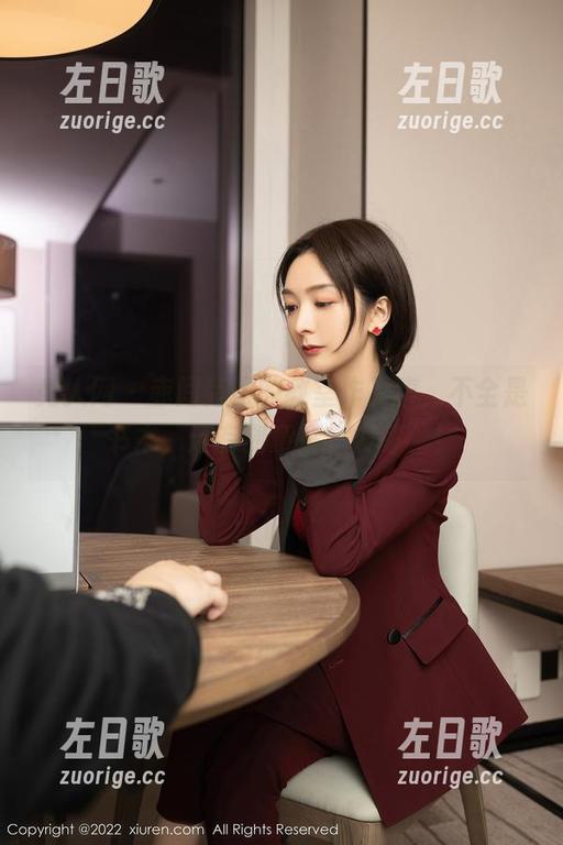 秀人网 - 赤间菀枫的教室作品集，不全是书本，还有创意在“发酵”！