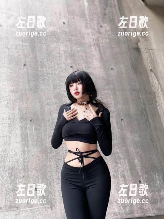 微密圈 - 粉色的猪陈佩奇的白色写真——高清版“我是天上掉下来的白色小仙女？”