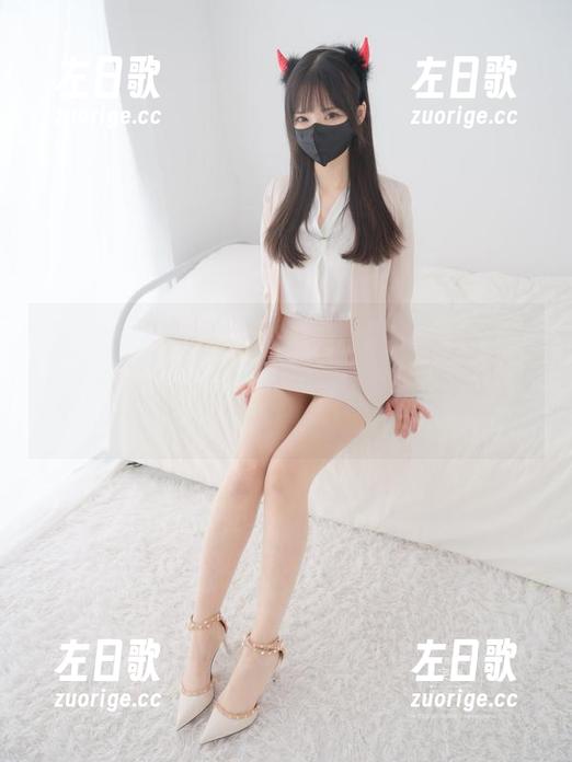 紧急企划 - 实话说，小恩的旗袍写真集让人忍不住多看几眼，原图的细节更让我开启了思绪！