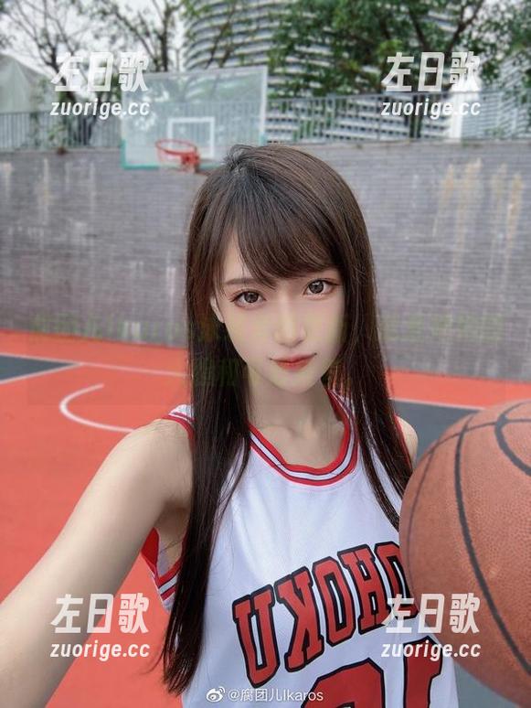 腐团儿Ikaros 腐团儿Ikaros泳装套图更新,就爱她她的大胆和可爱反差。