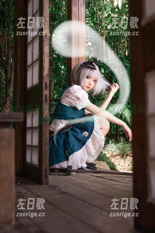 游泳圈里的公主：花柒Hana的白雪姬泳装图包，看了想去游泳！