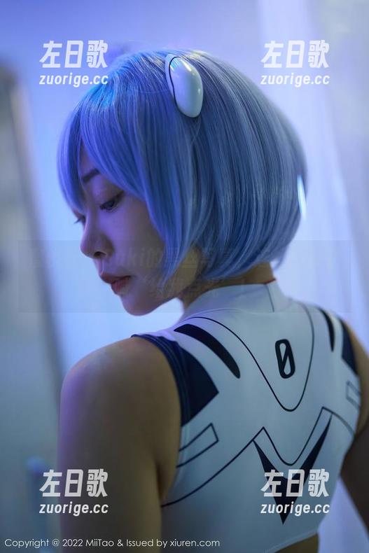 蜜桃社 - Suki的黑丝写真，连丝袜都在喊‘给我点光’！