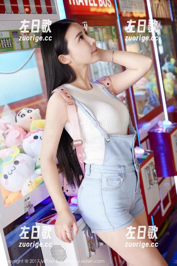 蜜桃社 - 免费图集！伊素妍的学妹姿态，微妙得让人想多看几眼