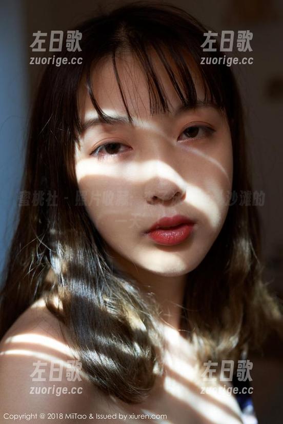 蜜桃社 - 照片收藏：杏子泳衣版‘沙滩的一天’！