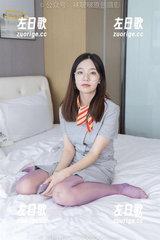 袜啵啵-稚予 袜啵啵 - 稚予的短白棉袜——图库里总有一些不那么正经的瞬间
